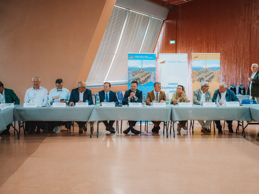 Assemblée générale de l’AMF 66 réunie autour d’une table lors du Salon des Maires des Pyrénées-Orientales 2026