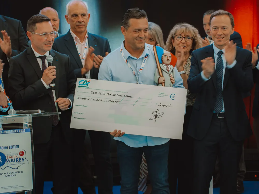 Remise d’un chèque symbolique lors du Salon des Maires des Pyrénées-Orientales 2026